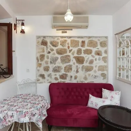 Apartment Figura
